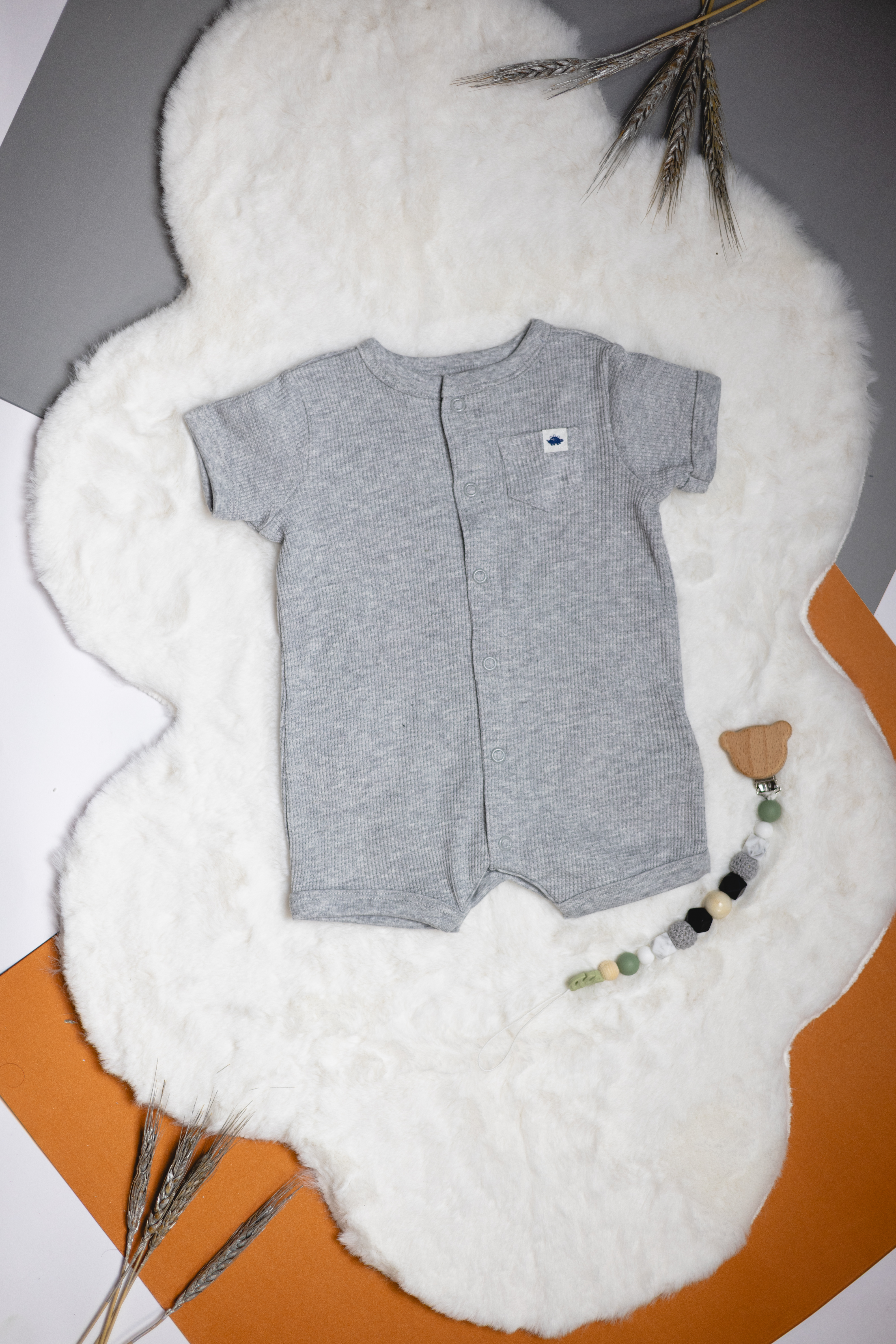 Romper de Algodón Waffle de Manga Corta – Gris