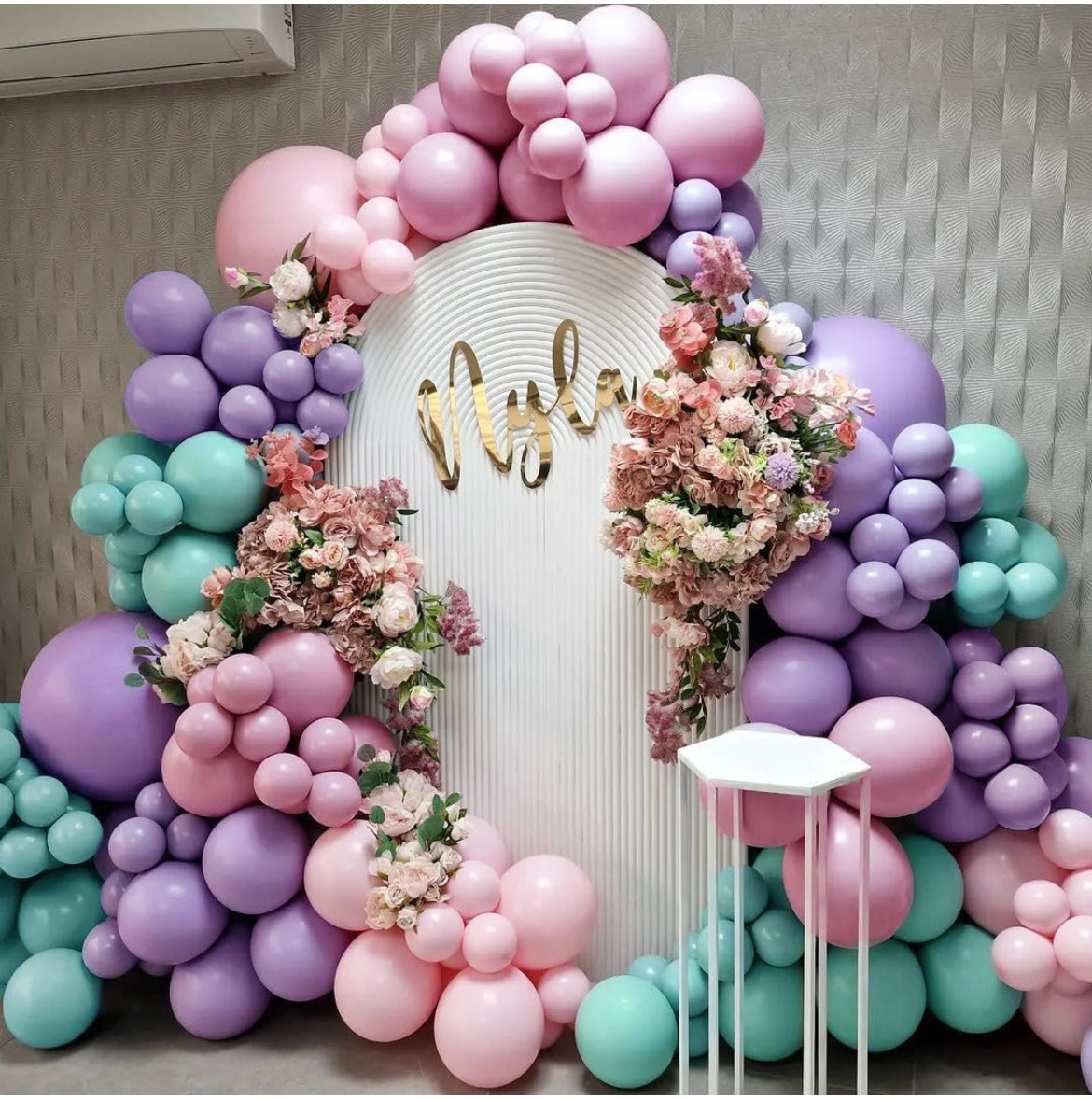 Single Balloon Arch Backdrop