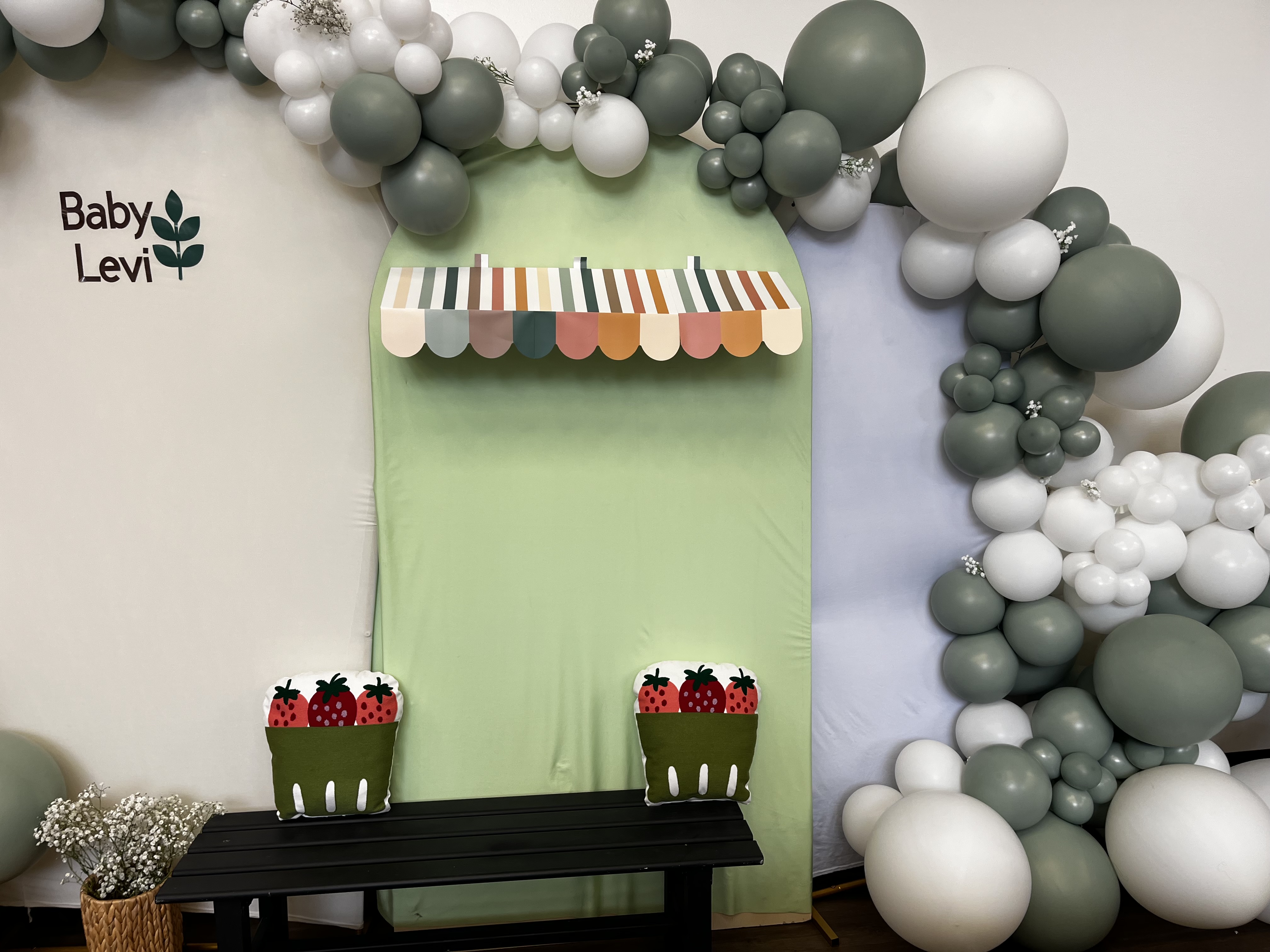 Multiple Balloon Decoration Arches