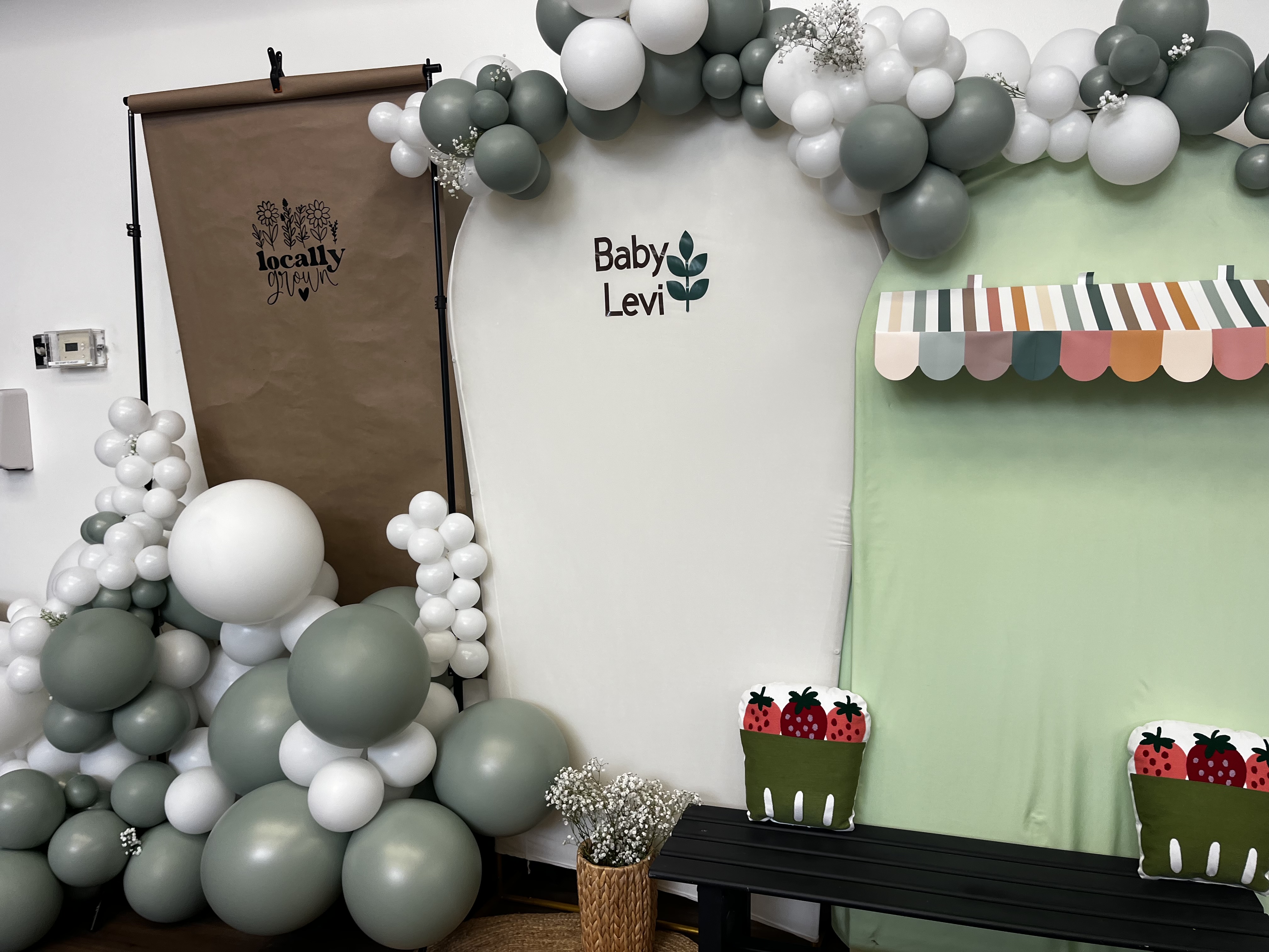 Multiple Balloon Decoration Arches