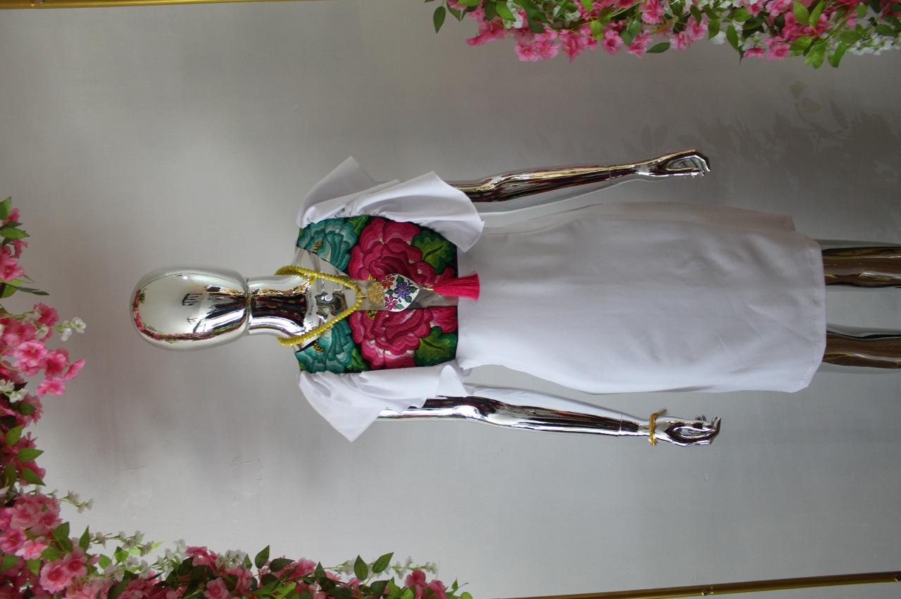 VESTIDO DE OLANES