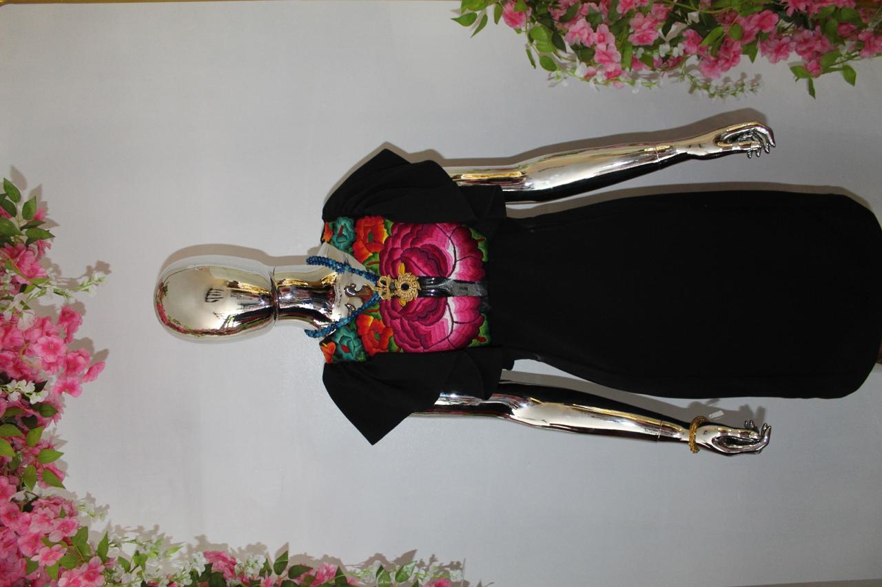 VESTIDO DE OLANES