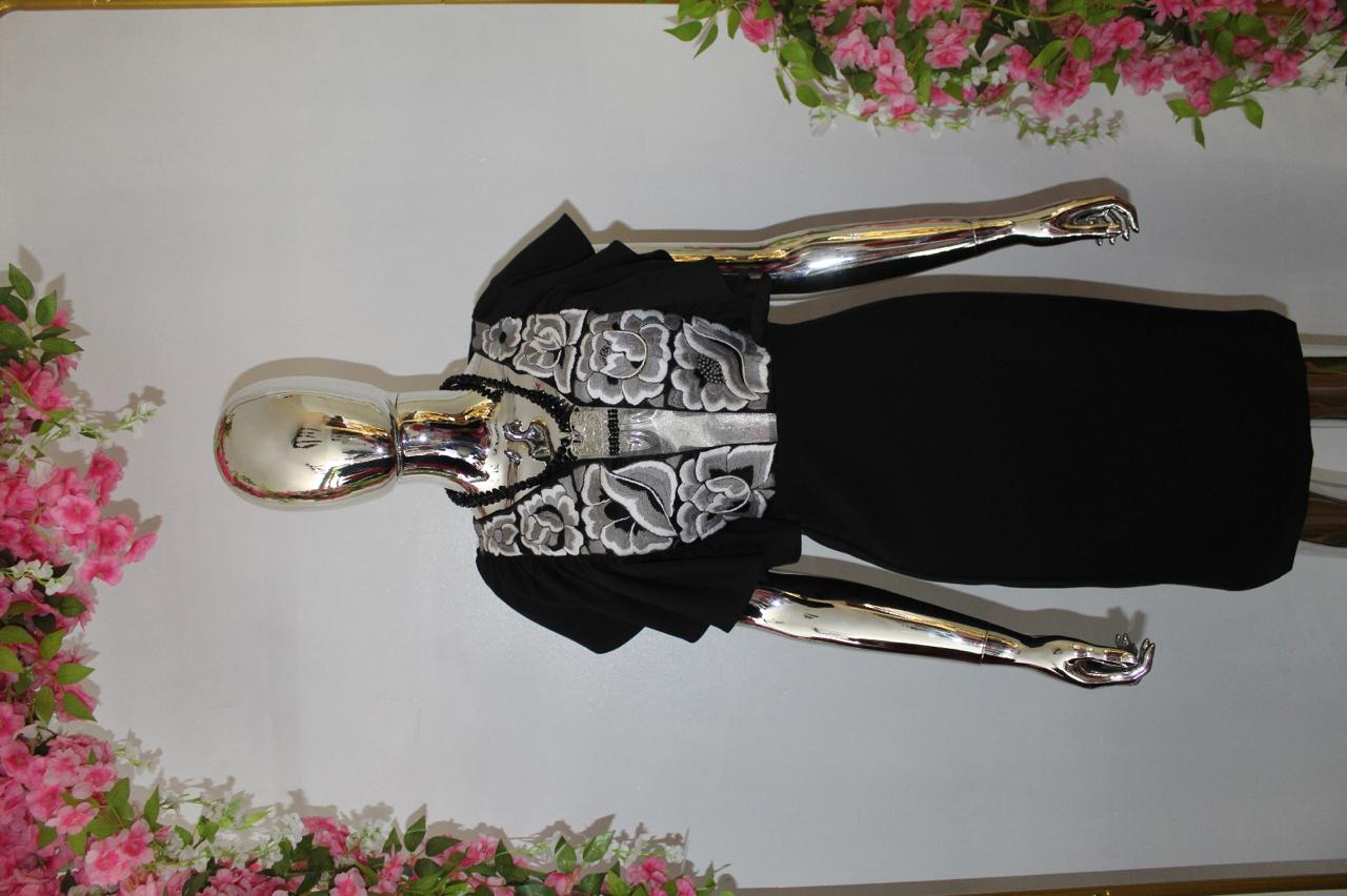 VESTIDO DE OLANES