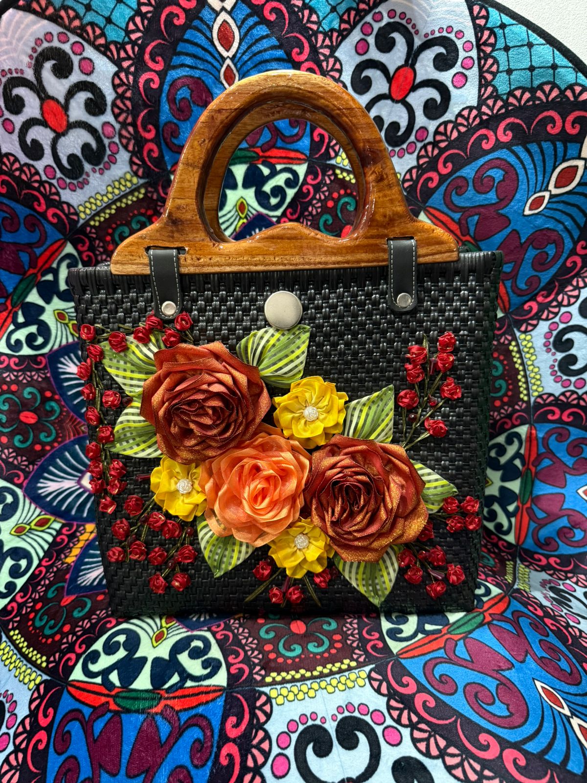Bolso Artesanal con flores