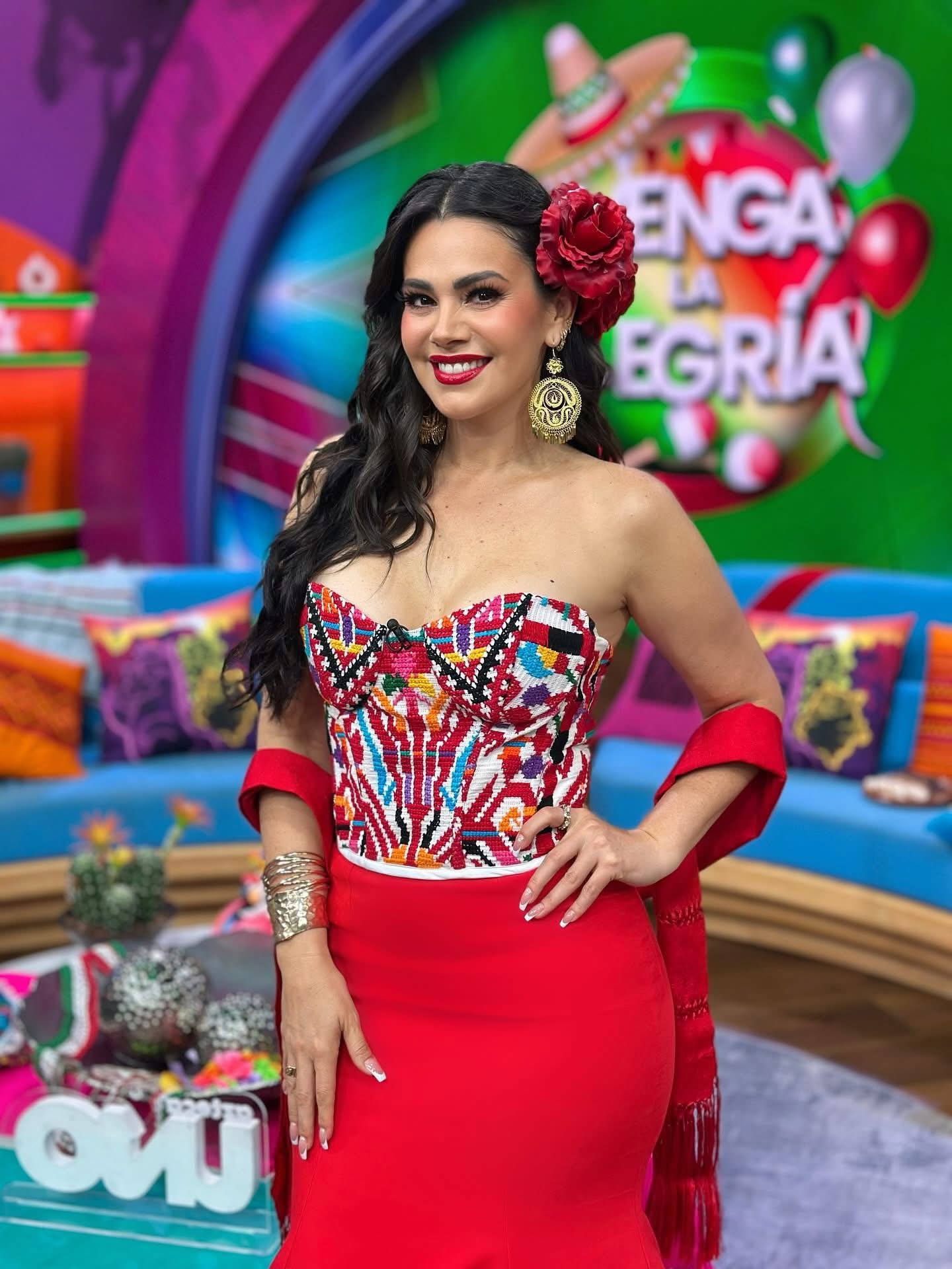 Vestido Chinanteco Elegante de Dos Piezas Corte Sirena