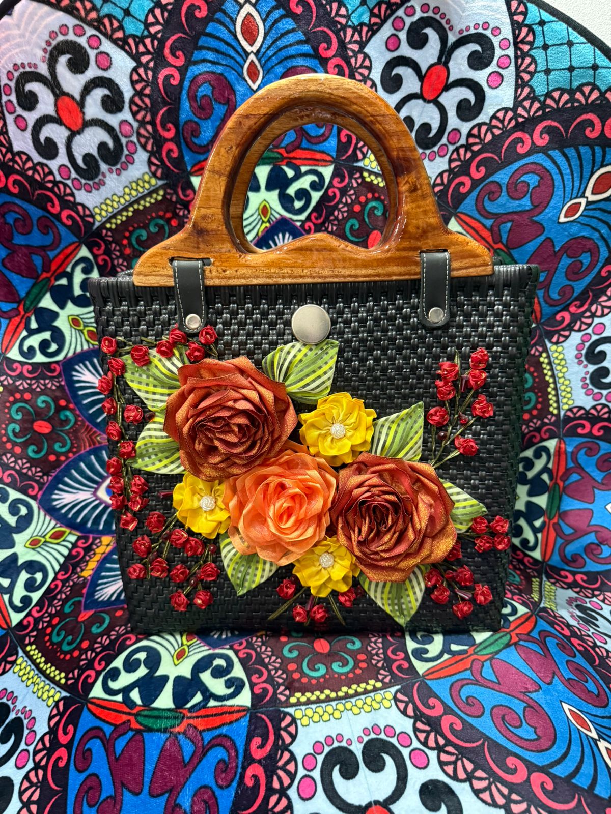 Bolso Artesanal con flores