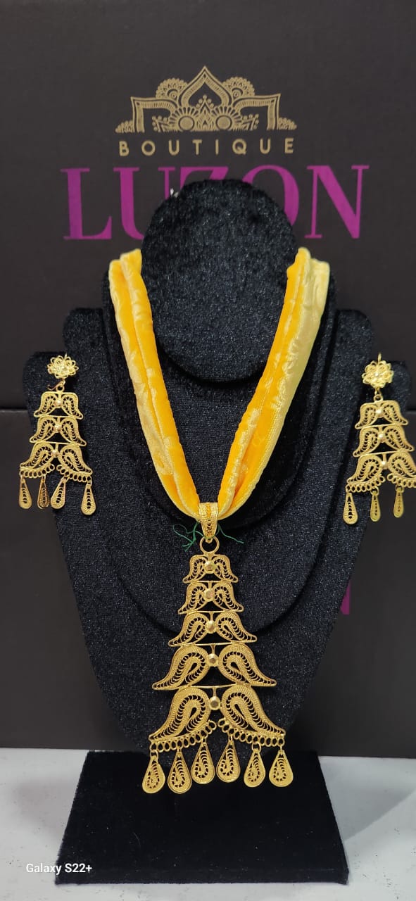 Conjunto de aretes y dije en Filigrana