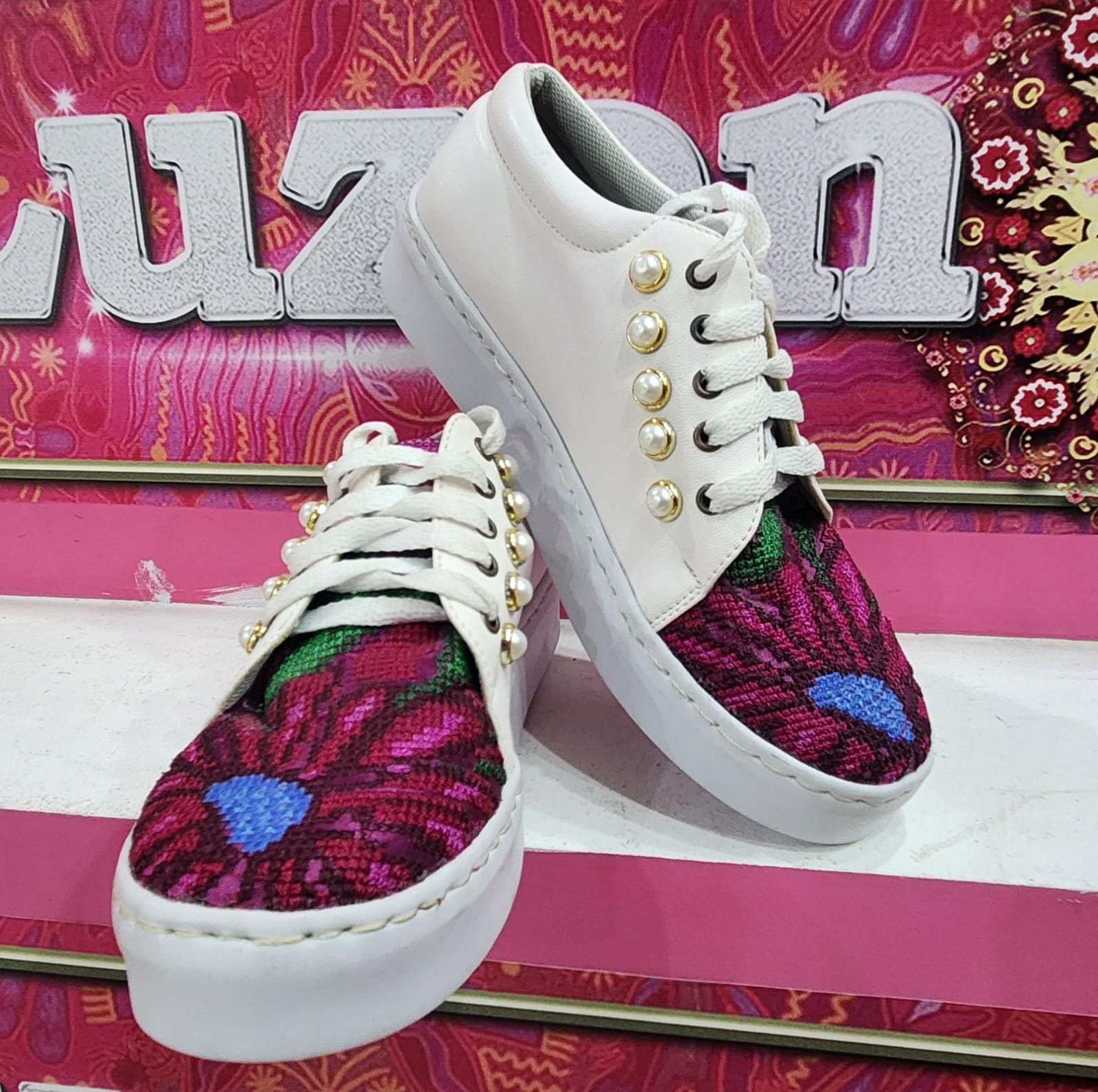 Tenis Perla Artesanales Bordados Blancos