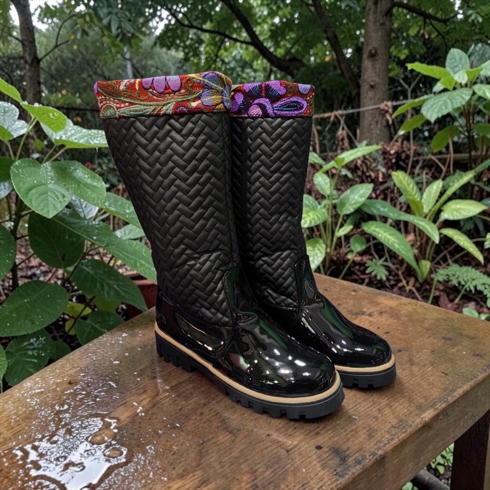 Botas Negras de Lluvia con Bordado