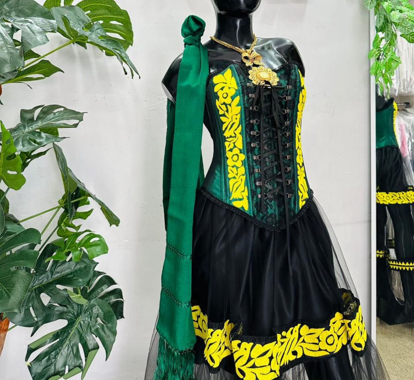 Vestido Victoriano con Bordado Mazateco 2 piezas