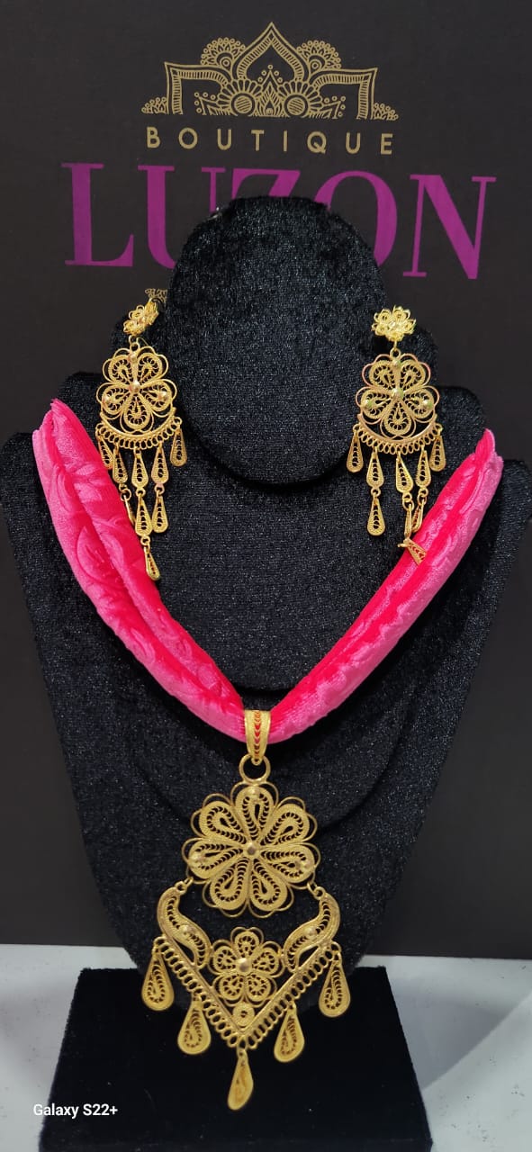 Conjunto de aretes y dije en Filigrana 