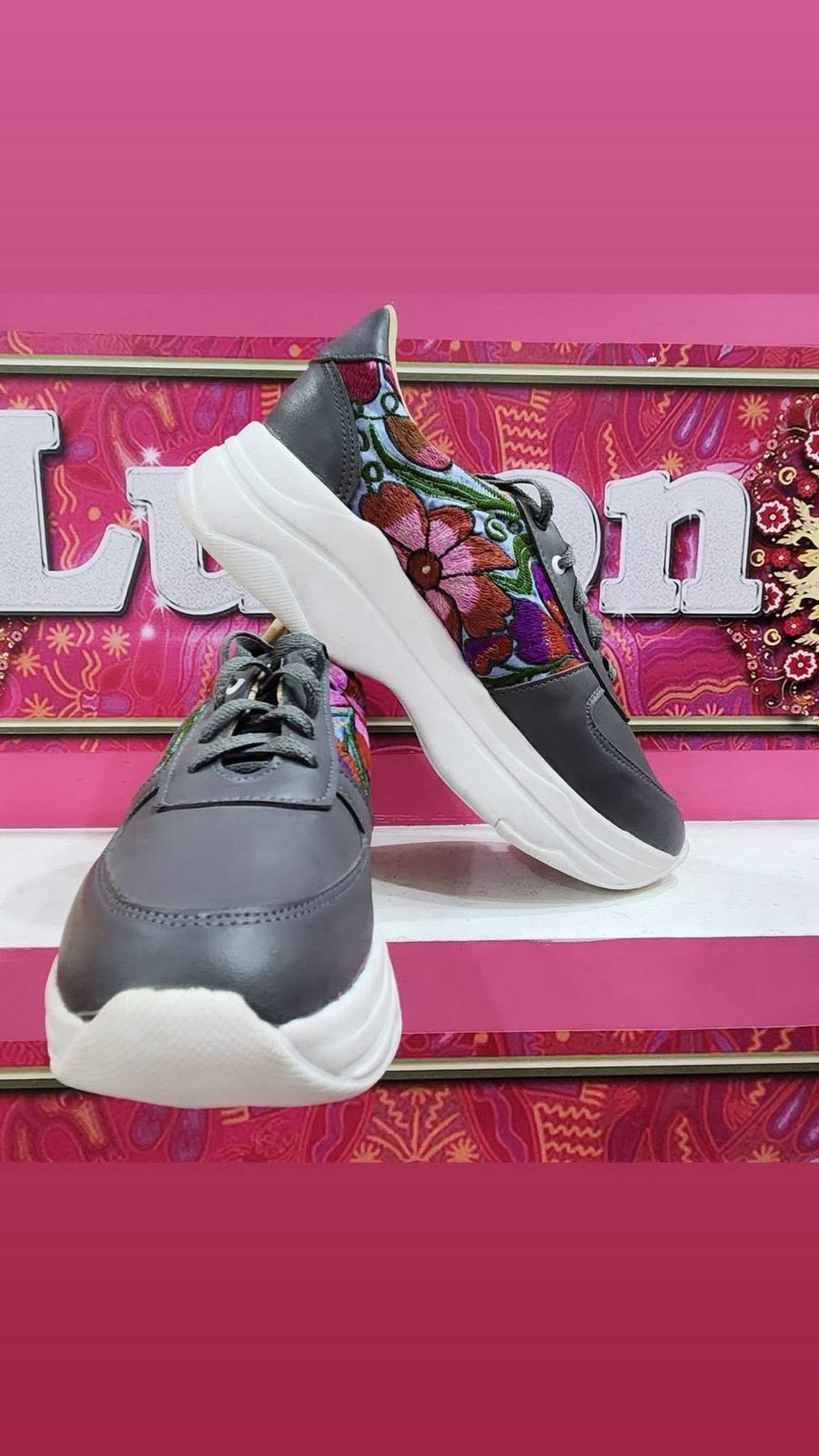 TENIS CON PLATAFORMA GRISES