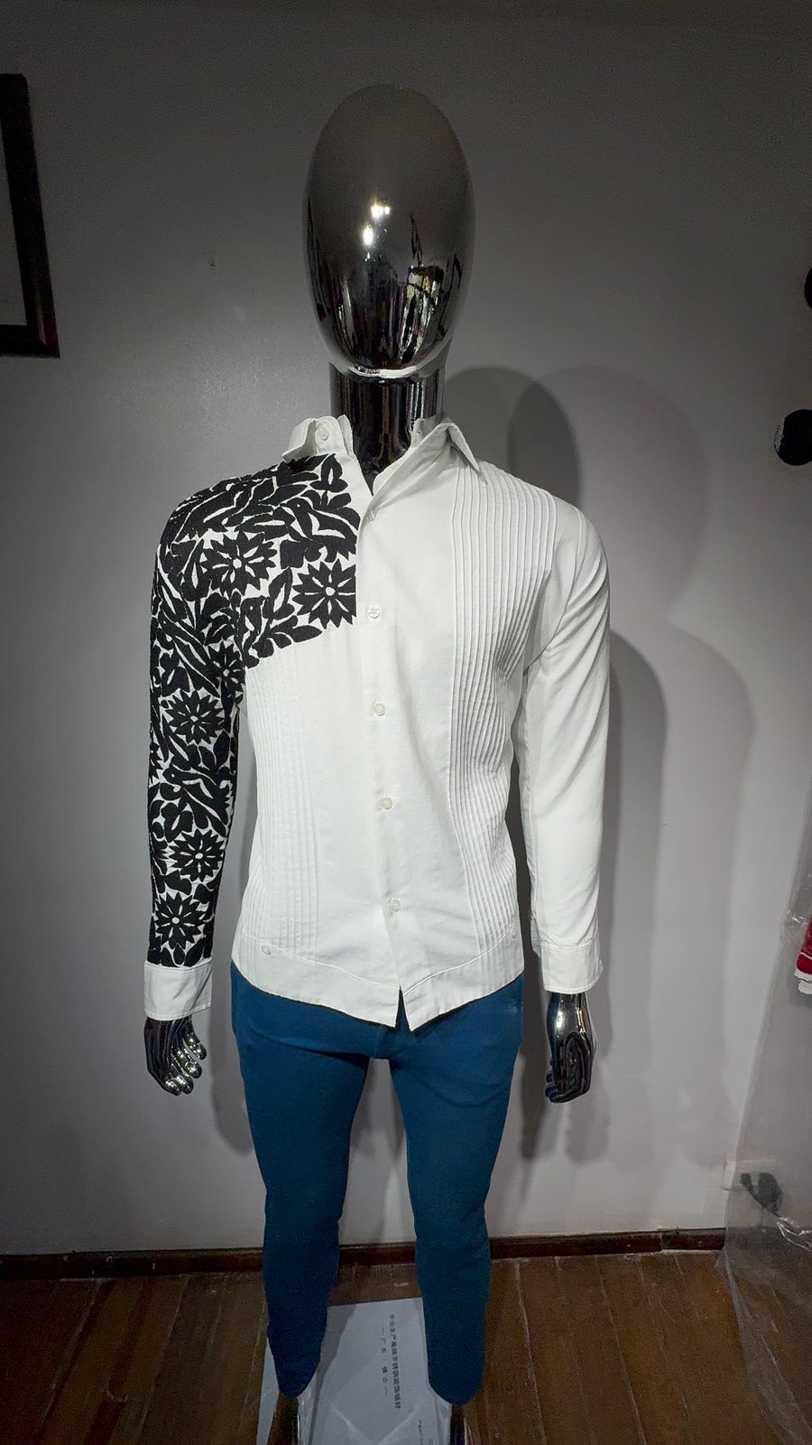 Guayabera con bordado Mazateco