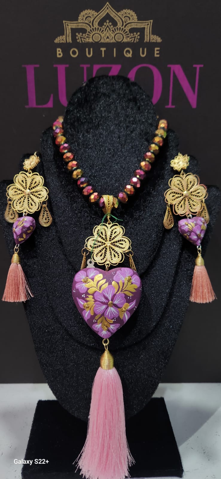 Conjunto de collar y aretes artesanales Filigrana y Copal