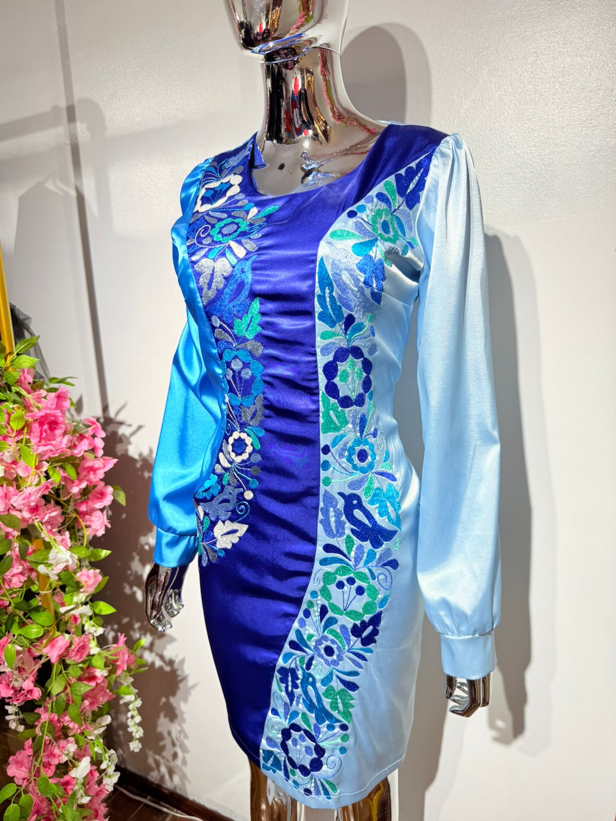Vestido bordado Mazateco  azul