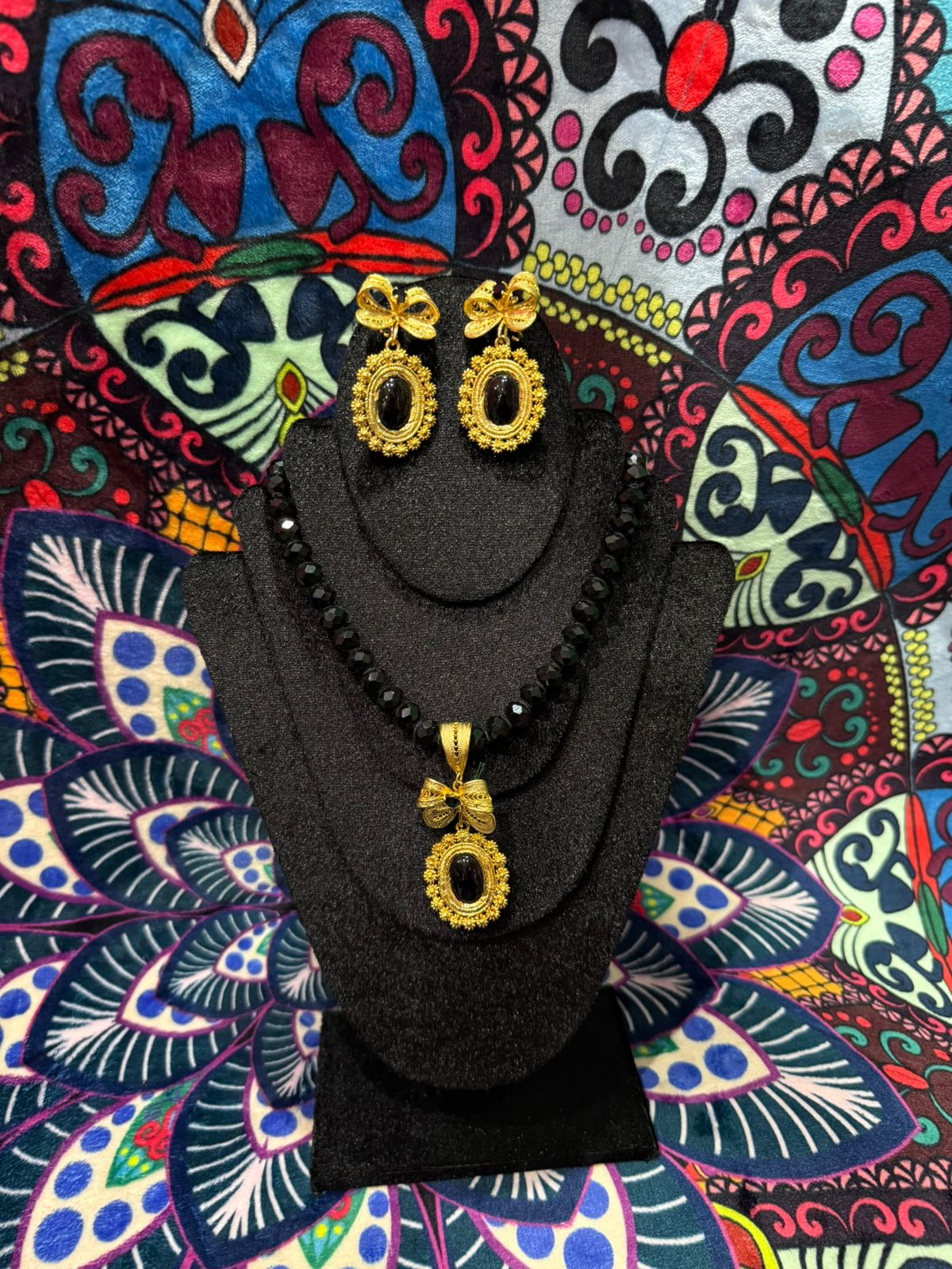 Conjunto de joyería moño negro