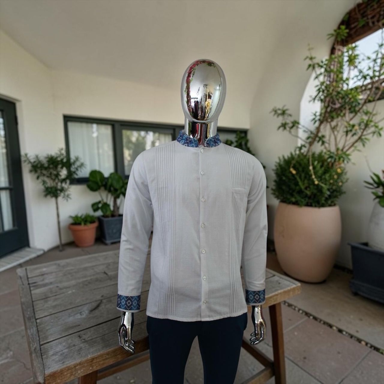 FILIPINA CHINANTECA BORDADO EN CUELLO Y PUÑOS