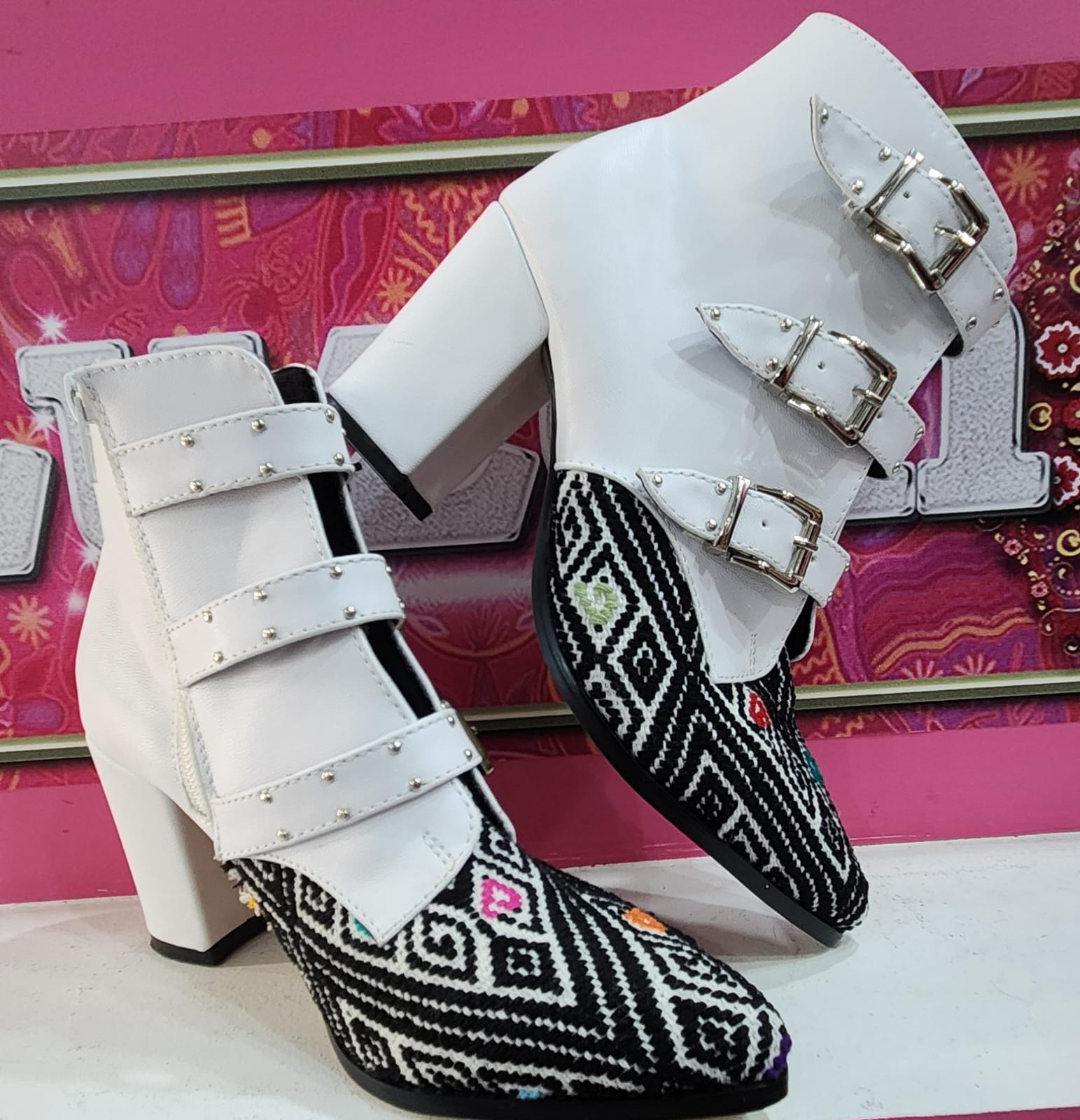 Botines artesanales de mujer Bordado San Antonino