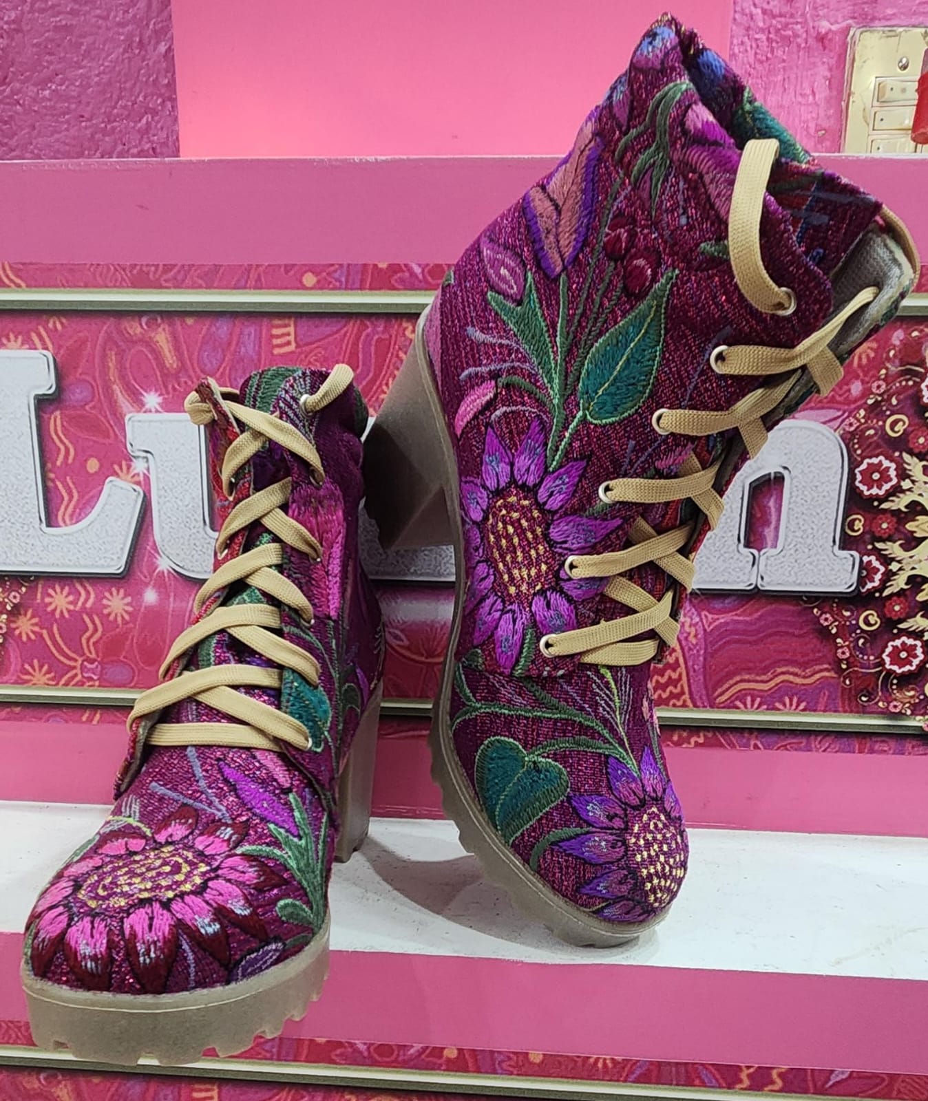 Rudi Botines de tacón bordados Completos