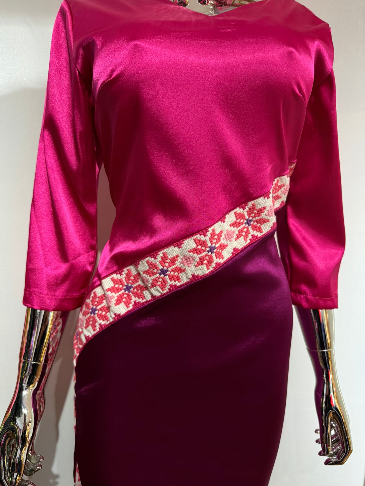 Vestido  con Bordado Chinanteco en Morado y Rosa