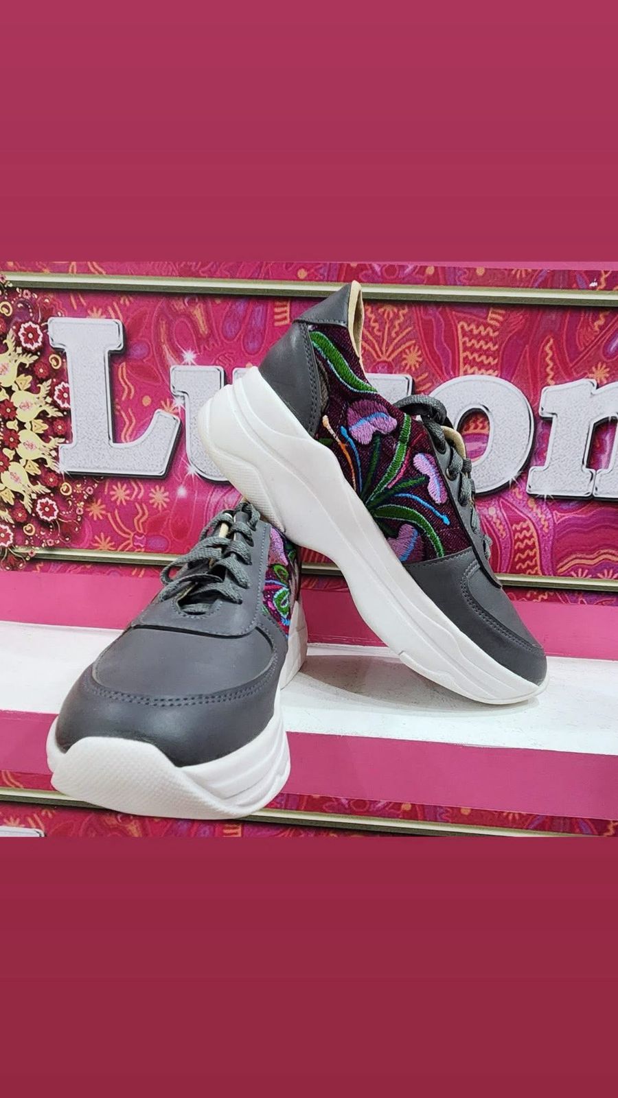 TENIS CON PLATAFORMA GRISES