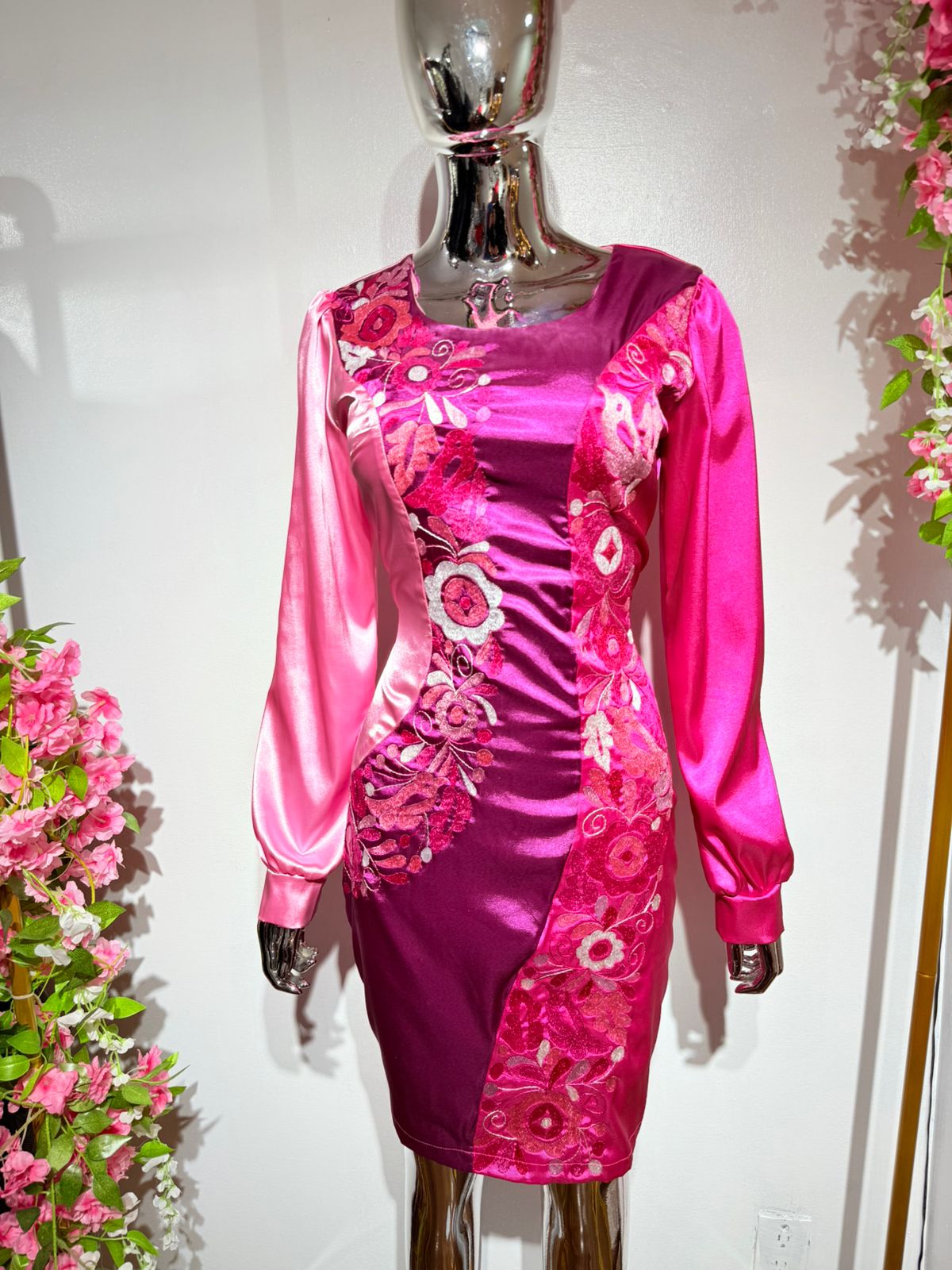 Vestido en Bordado  Mazateco rosa y fucsia