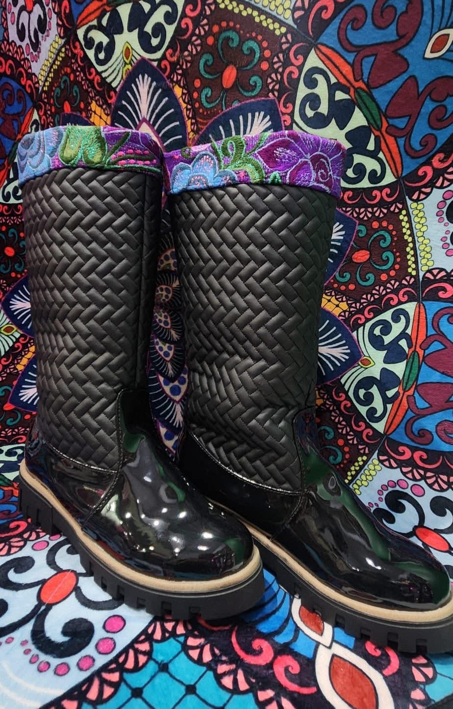 Botas Negras de Lluvia con Bordado