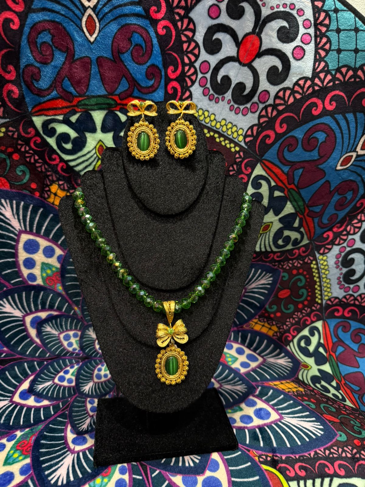 Conjunto de joyería moño verde