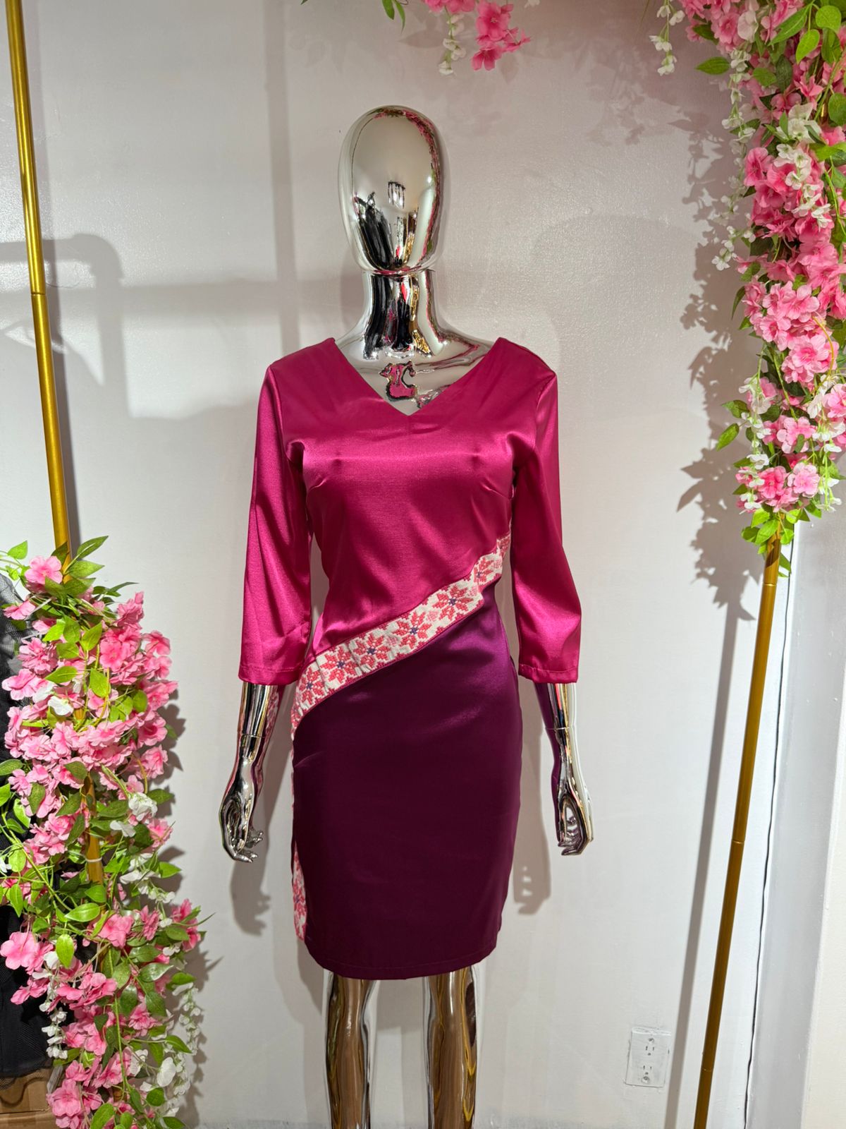 Vestido  con Bordado Chinanteco en Morado y Rosa