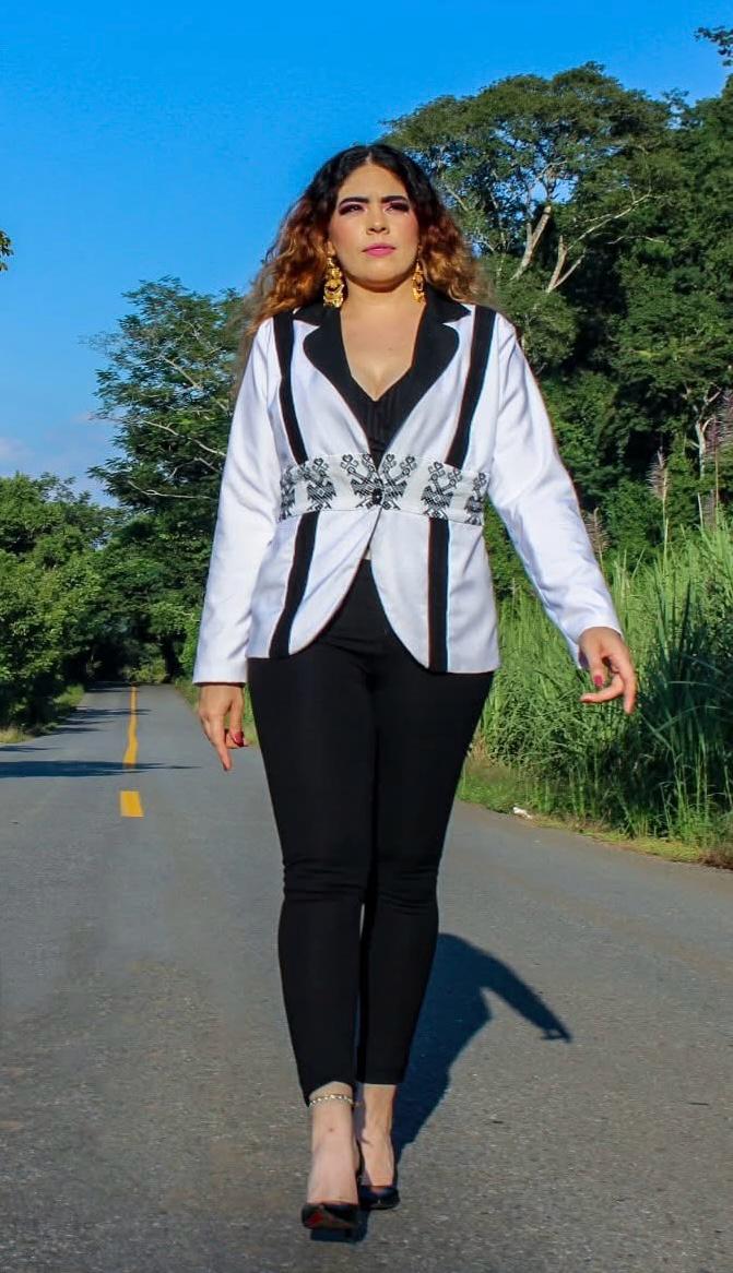 Blazer con Bordado Chinanteco 