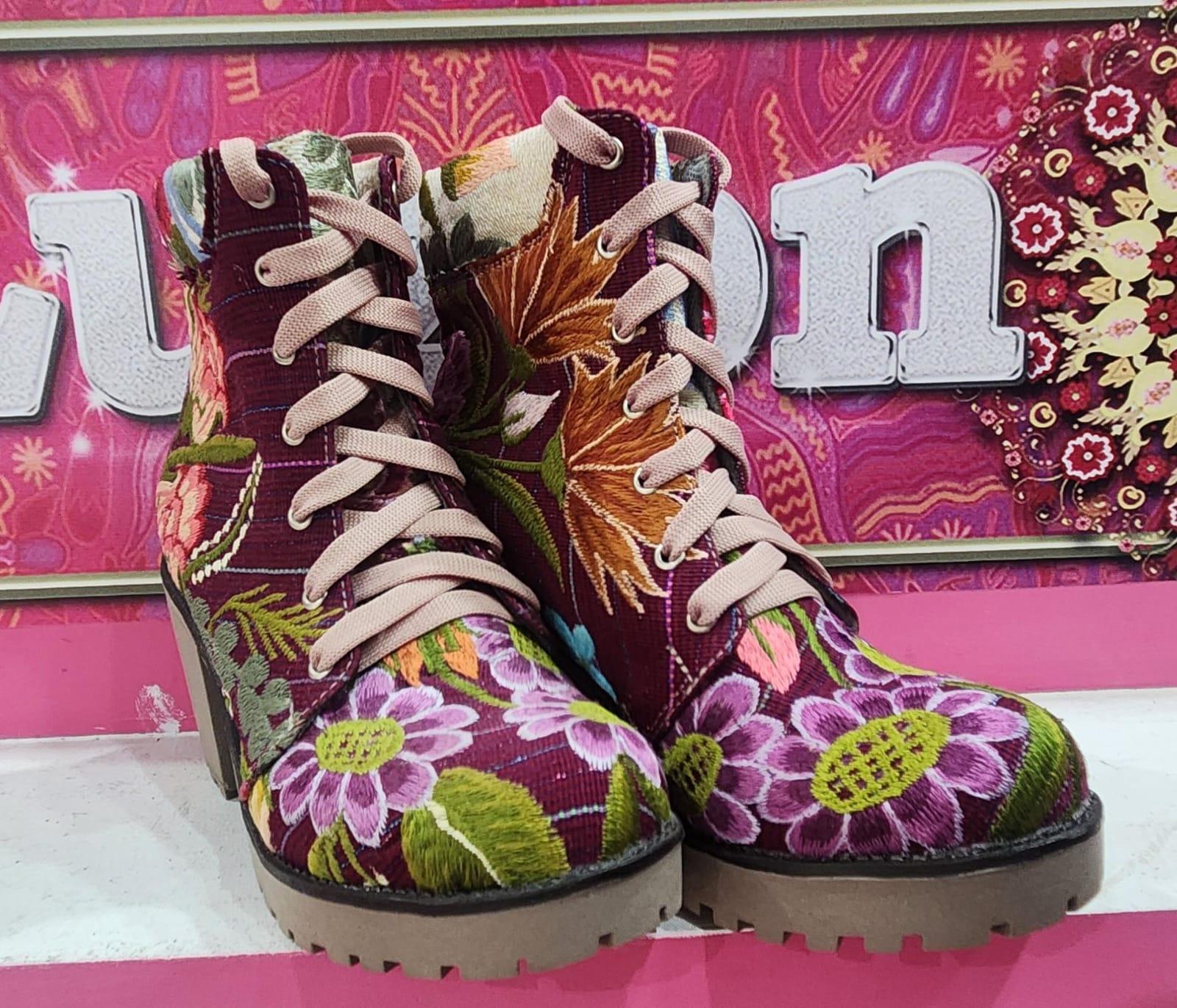 Rudi Botines de tacón bordados Completos