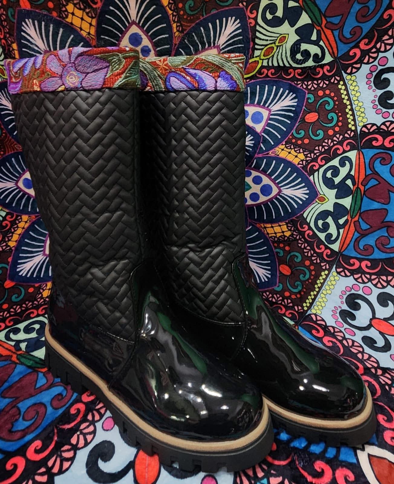 Botas Negras de Lluvia con Bordado