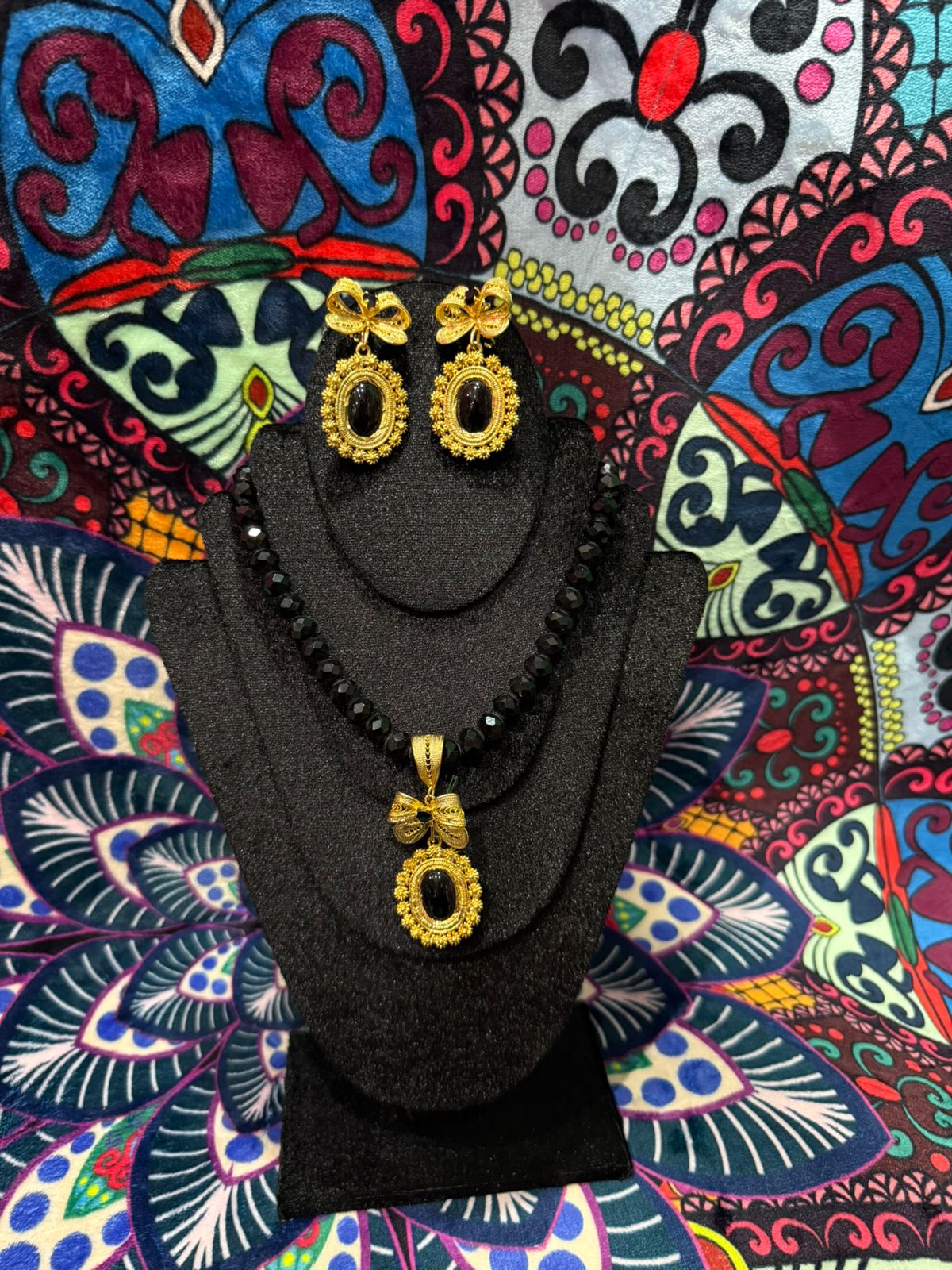 Conjunto de joyería moño negro