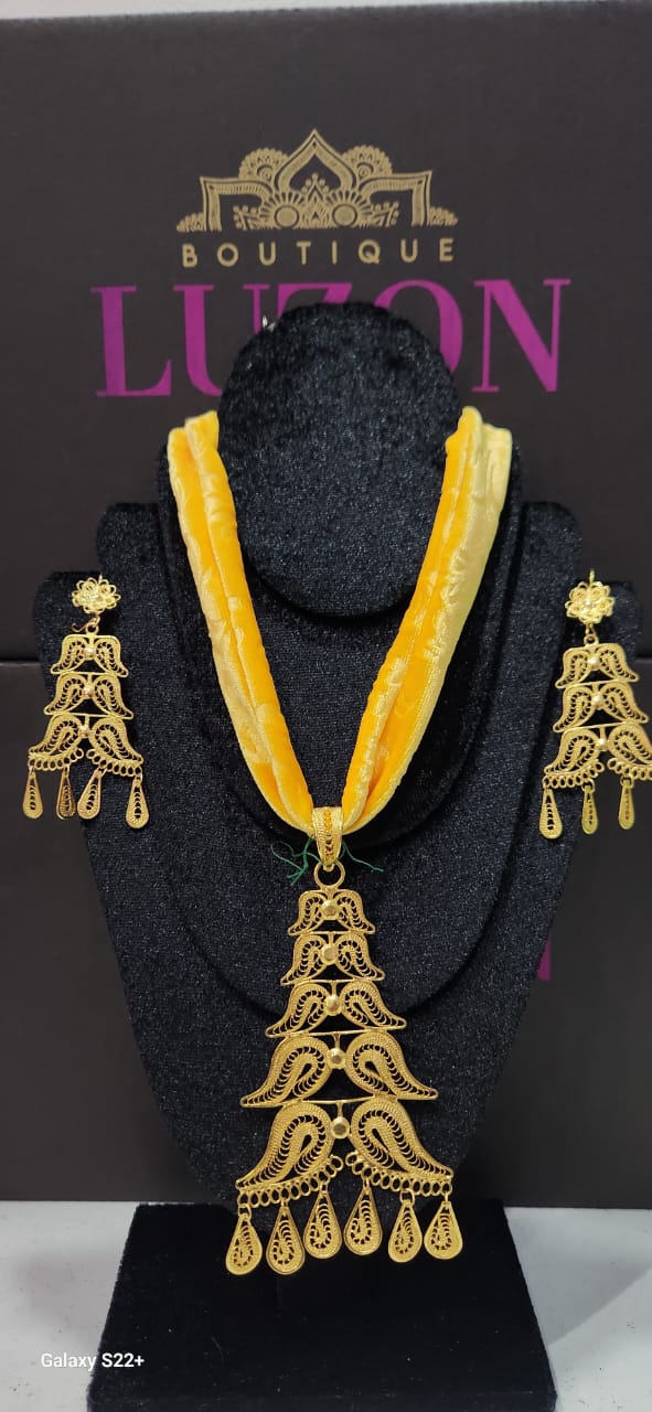 Conjunto de aretes y dije en Filigrana