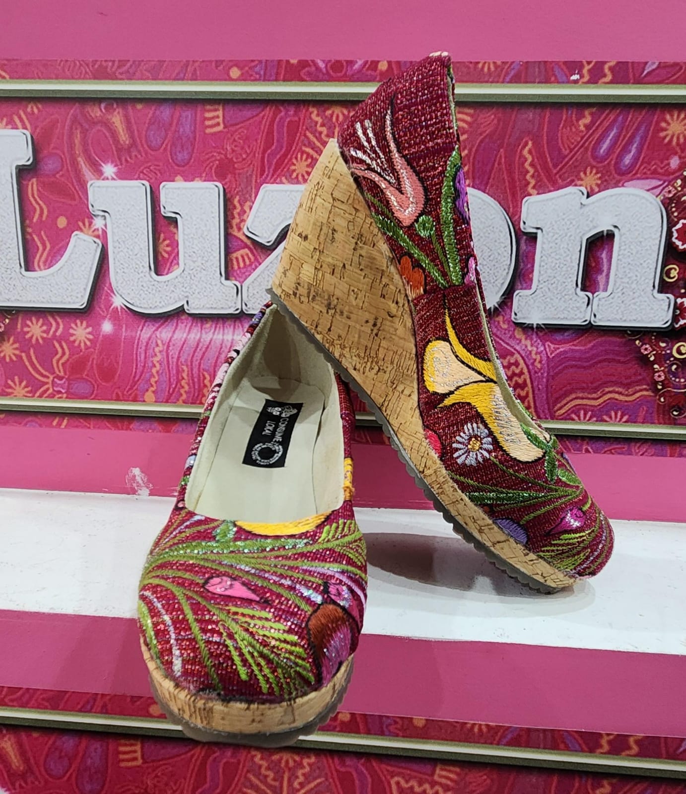 Zapatos de tacón Corcho bordados