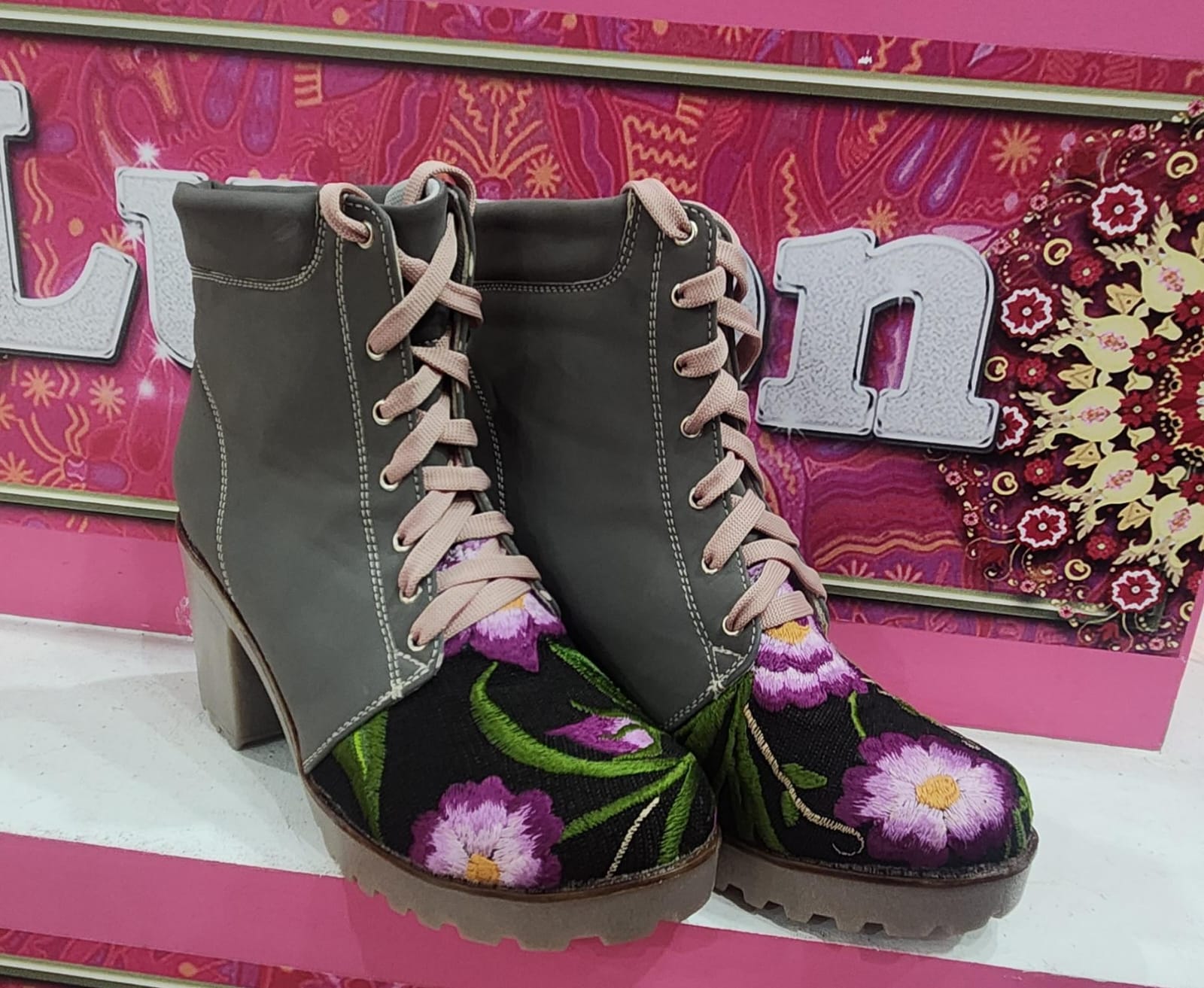 Rudi Botines de tacón bordados Grises 