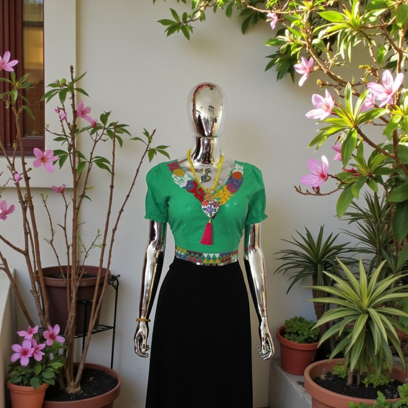 BLUSA CORTE V CHICAS - BORDADO MAZATECO