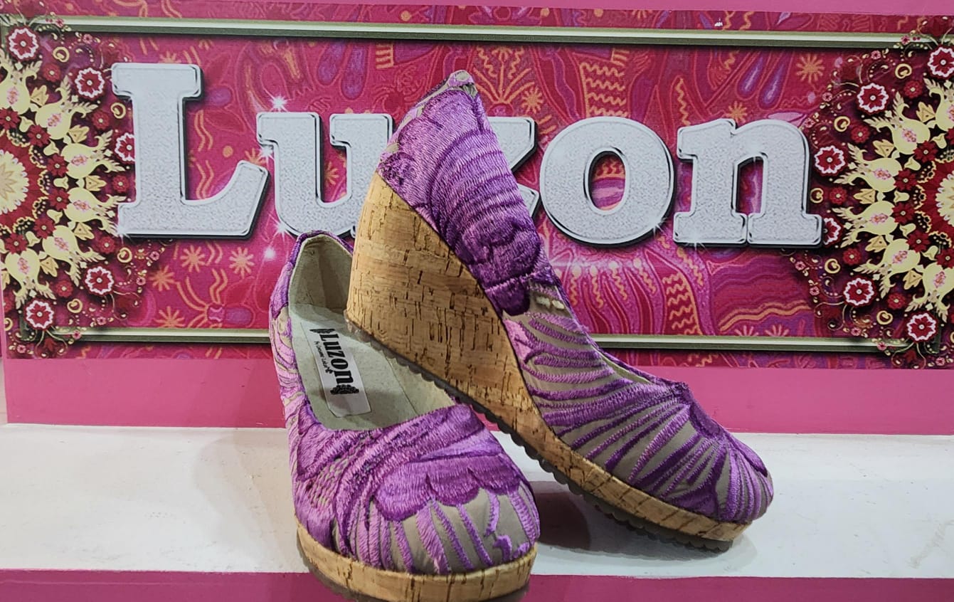 Zapatos de tacón Corcho bordados