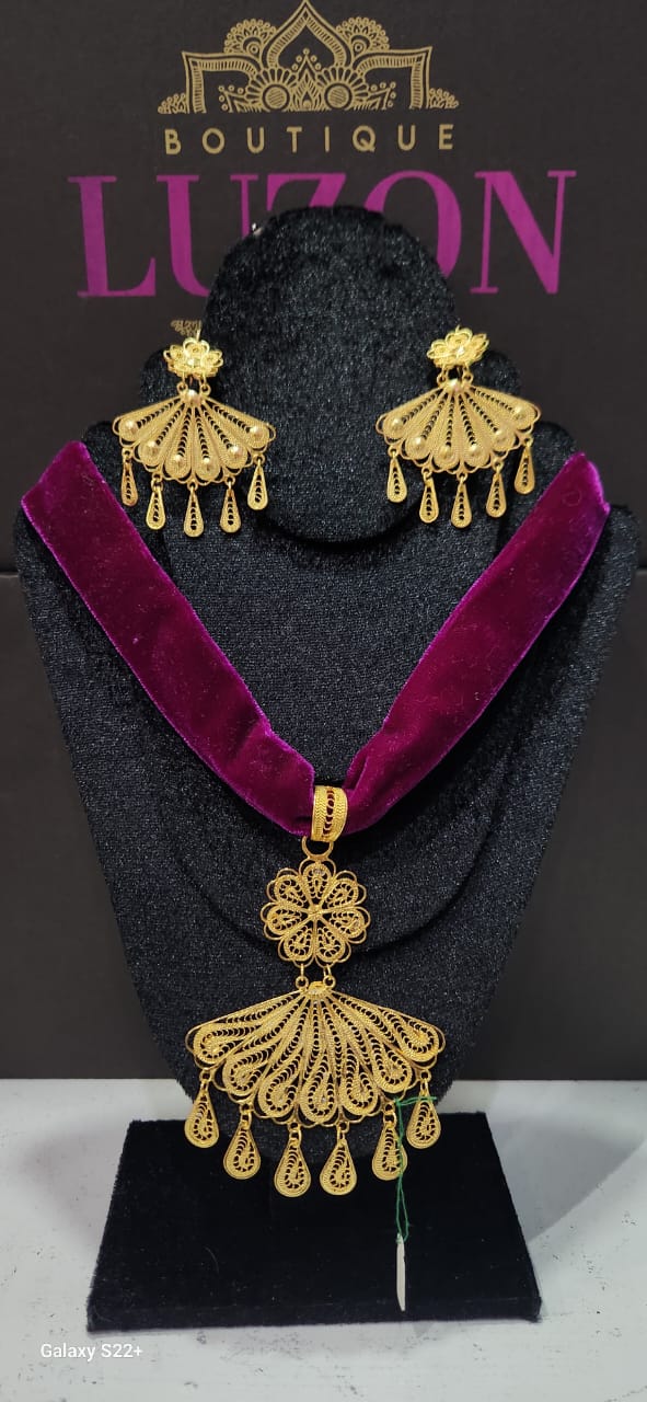 Conjunto de aretes y dije en Filigrana