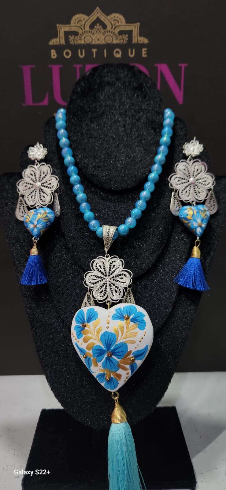 Conjunto de collar y aretes artesanales Filigrana y Copal