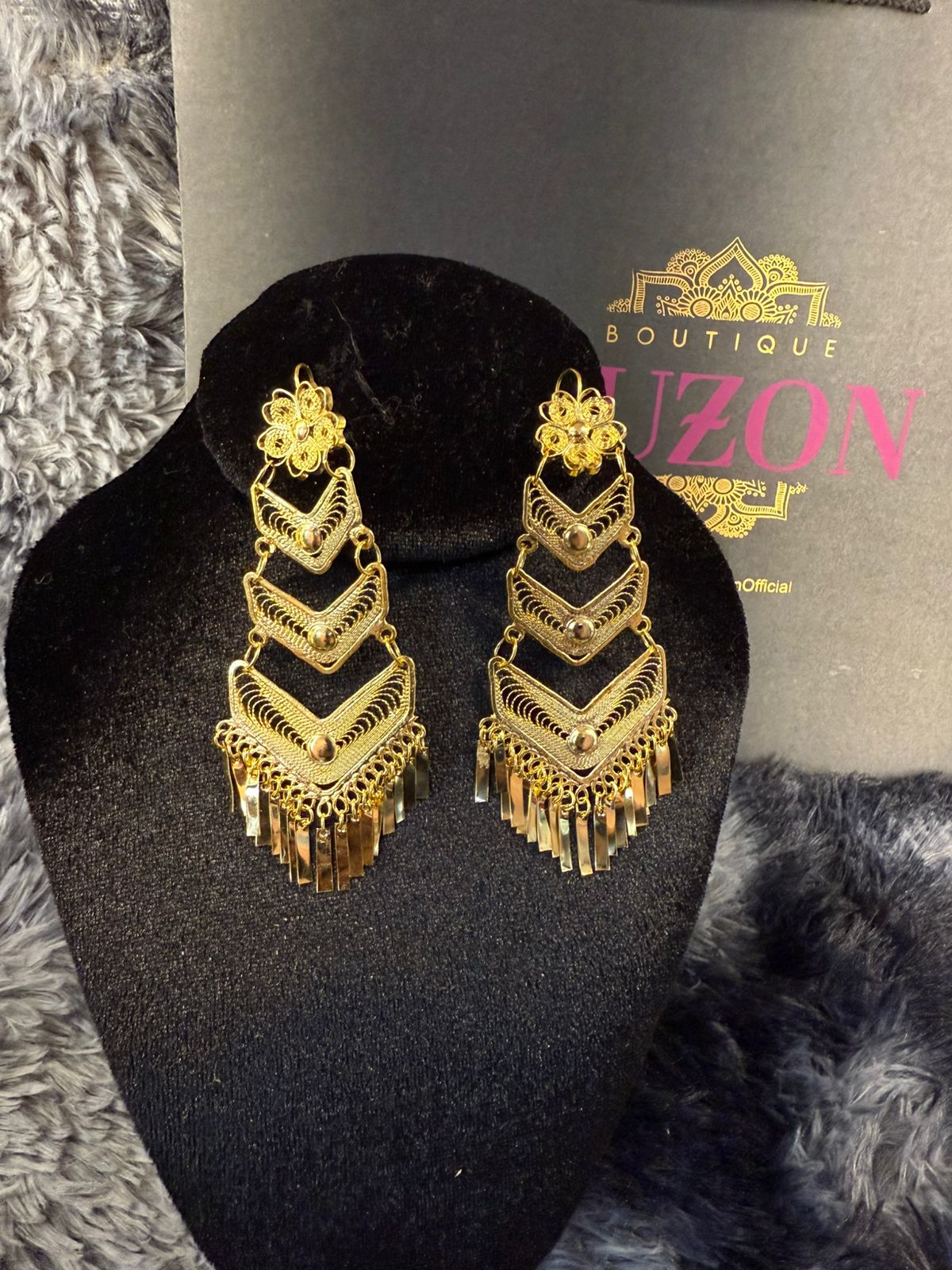 Pendientes dorados Margarita triple caida