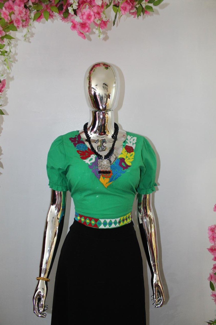 BLUSA CORTE V MEDIANA