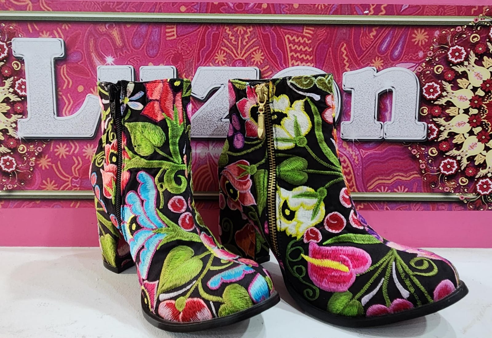 Botines bordados multicolor