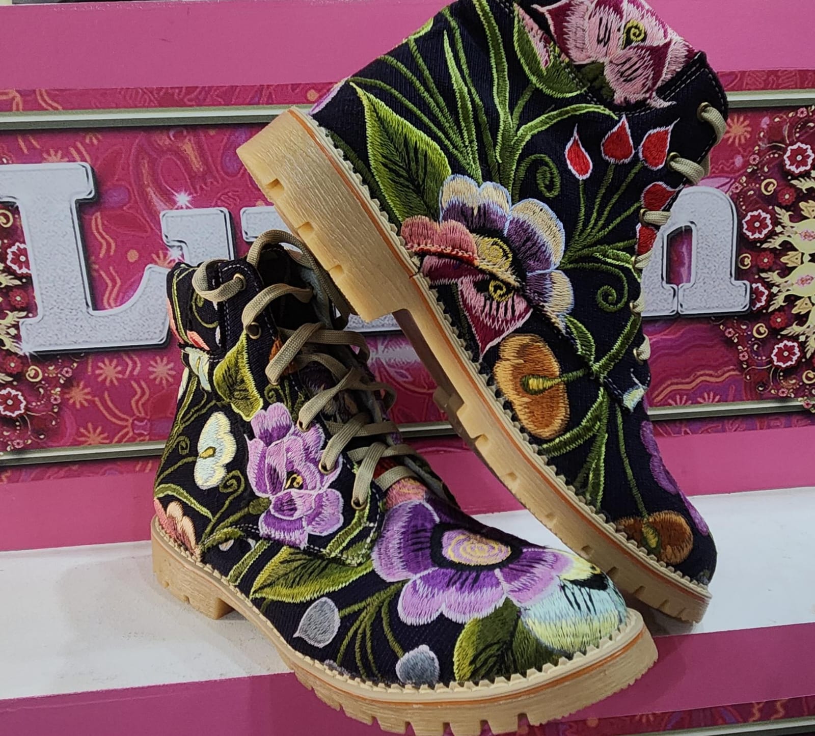 Rudibota  bordados de flores