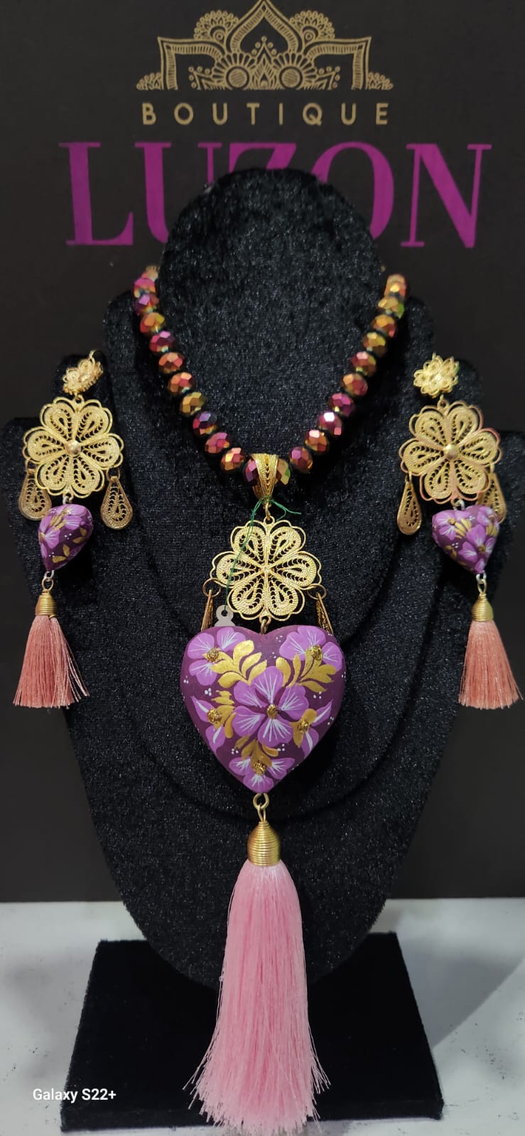 Conjunto de collar y aretes artesanales Filigrana y Copal