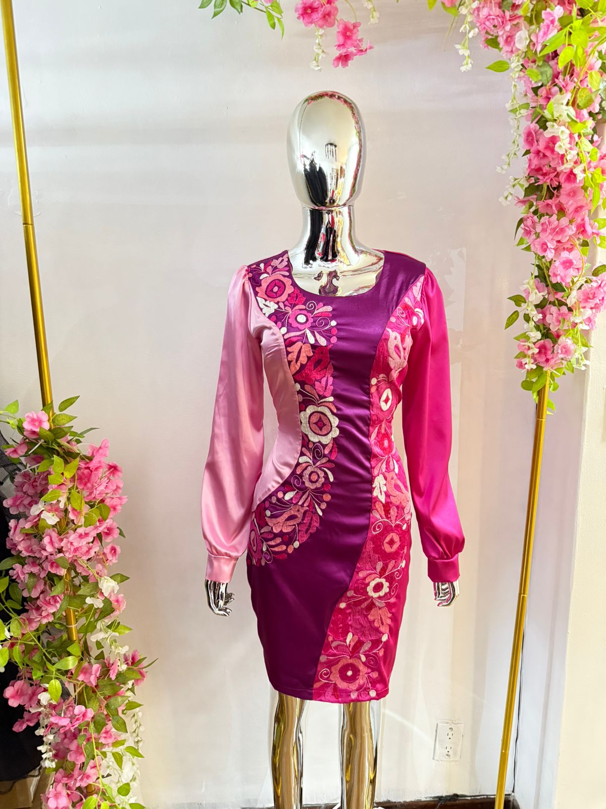 Vestido en Bordado  Mazateco rosa y fucsia