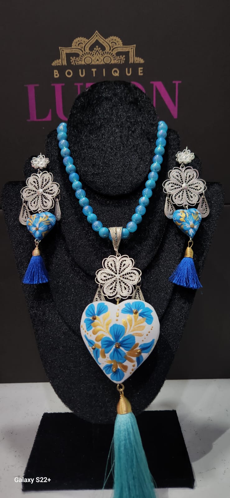 Conjunto de collar y aretes artesanales Filigrana y Copal