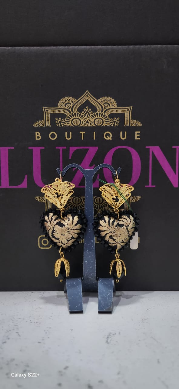 Aretes de Corazón con Bordados de San Antonino