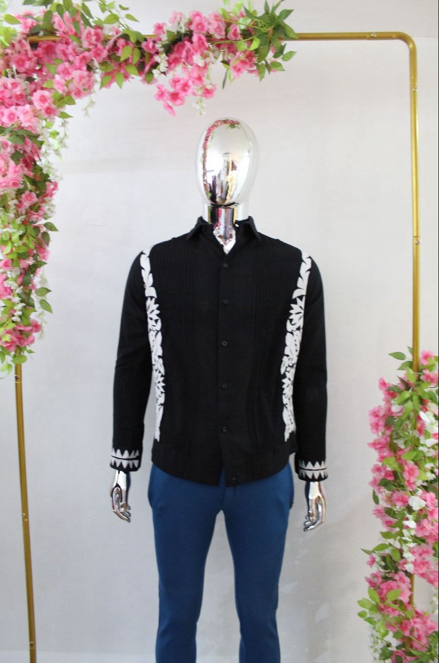 Guayabera con bordado Mazateco 