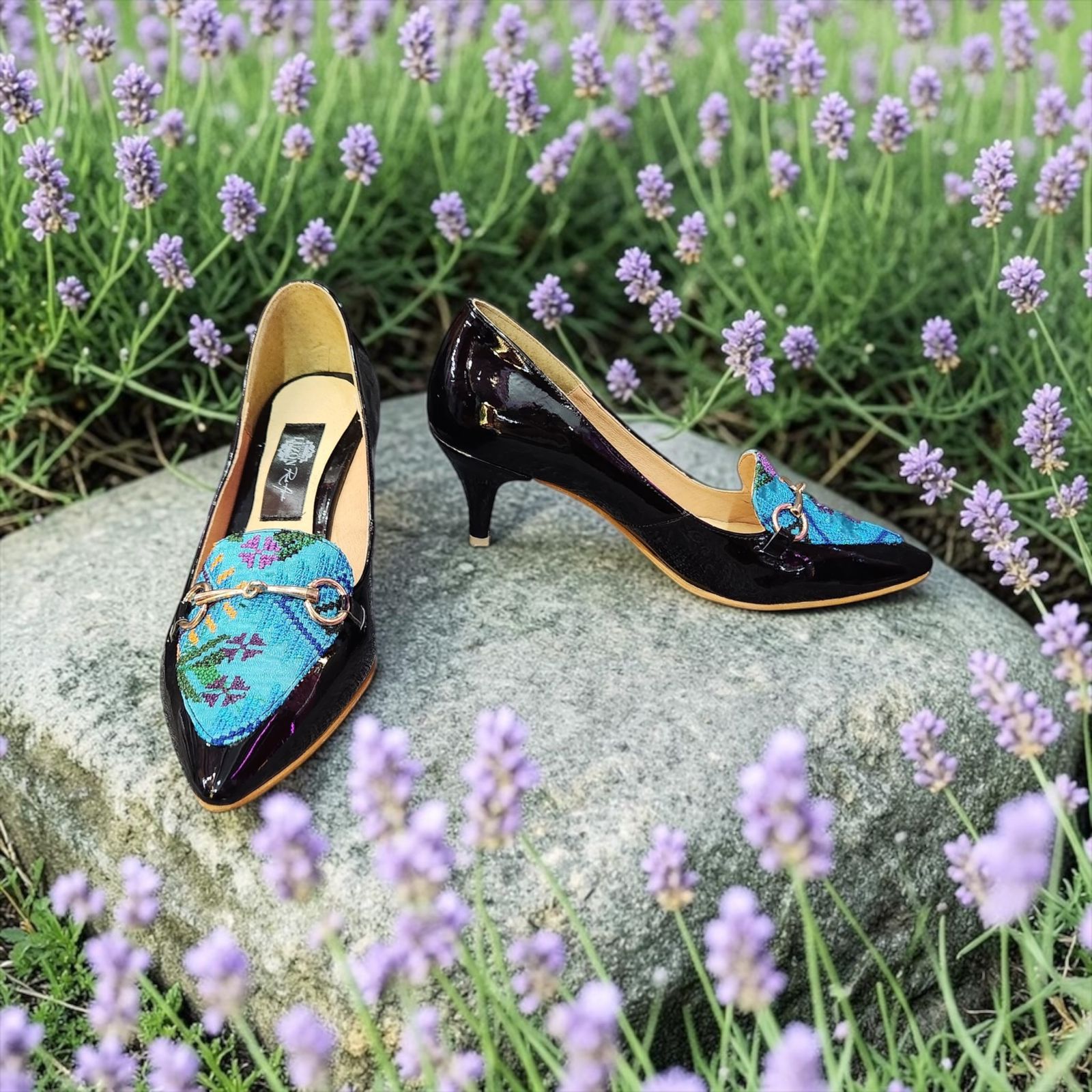 ZAPATILLAS SAYULITA NEGRO